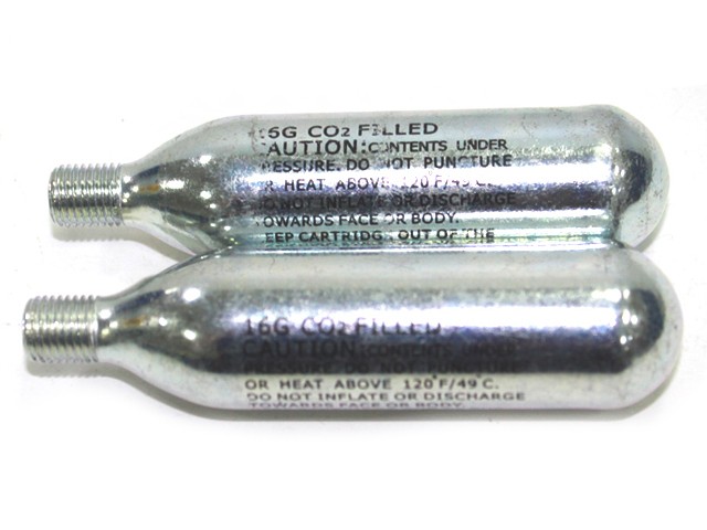 PSYCHIC NABÓJ CO2 DO POMPOWANIA OPON - Z GWINTEM (2SZT.) (1)