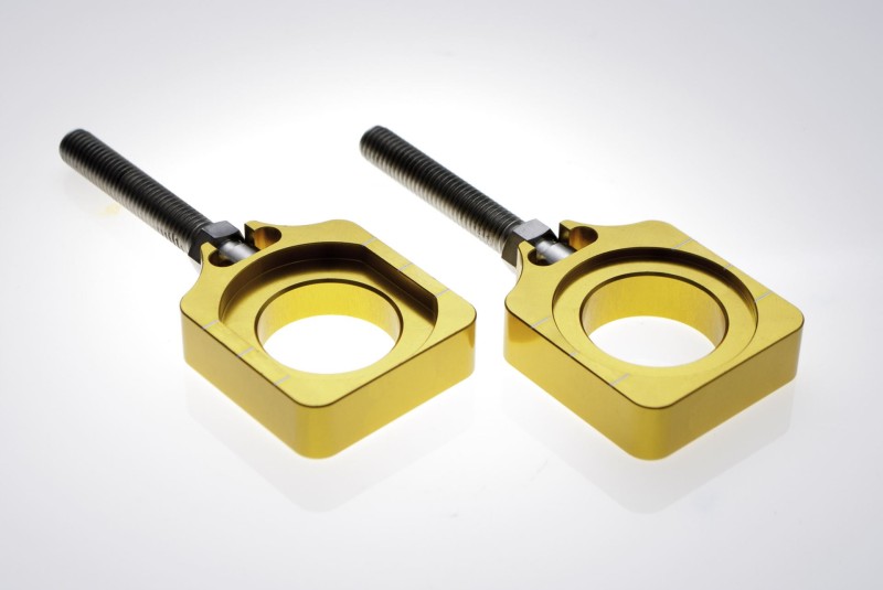 ACCEL NAPINACZ TYLNEJ OŚKI ZE ŚRUBĄ KAWASAKI KXF 250/450 '04-'14 KOLOR ZŁOTY (KPL.-2SZT.) (1)