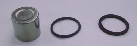 TOURMAX TŁOCZEK ZACISKU HAMULCOWEGO Z USZCZELNIACZAMI HONDA CR 80/85 '92-'07 - PRZÓD (MADE IN JAPAN) (1)