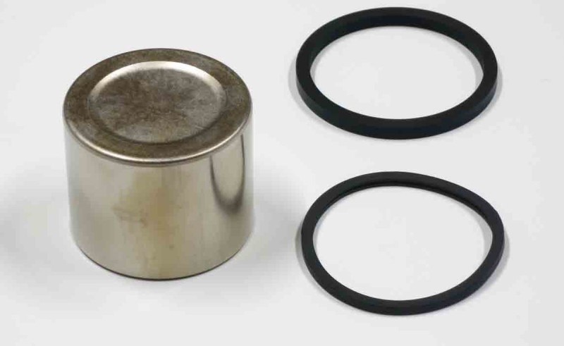 TOURMAX TŁOCZEK ZACISKU HAMULCOWEGO Z USZCZELNIACZAMI YAMAHA FZ6 / FAZER / S2 '04-'08, FZ1 / FAZER '06-'09 TYŁ (MADE IN JAPAN) (1)