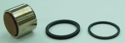 TOURMAX TŁOCZEK ZACISKU HAMULCOWEGO Z USZCZELNIACZAMI KAWASAKI ZX6R`95-97, ZX9R`94-95, ZZR600/1100 (MADE IN JAPAN) (1)