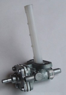 TOURMAX KRANIK PALIWA SUZUKI GSX-R 750 '86-'87, GSX-R 1100 '86-'88 (MADE IN JAPAN) (1)