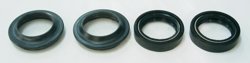 TOURMAX USZCZELNIACZE PRZEDNIEGO ZAWIESZENIA OLEJOWE I PYŁOWE (KOMPLET) (36X48X11/12,5) KAWASAKI GPZ500S '87-'93, EL250/252, EN450/500 '85-'95 (MADE IN JAPAN) (1)