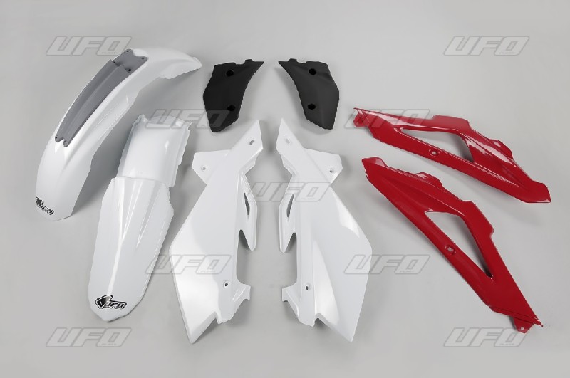 UFO KOMPLET PLASTIKÓW HUSQVARNA CR 250 2T '09-'13 KOLOR OEM (BIAŁY/CZERWONY/CZARNY) (HU608E999)