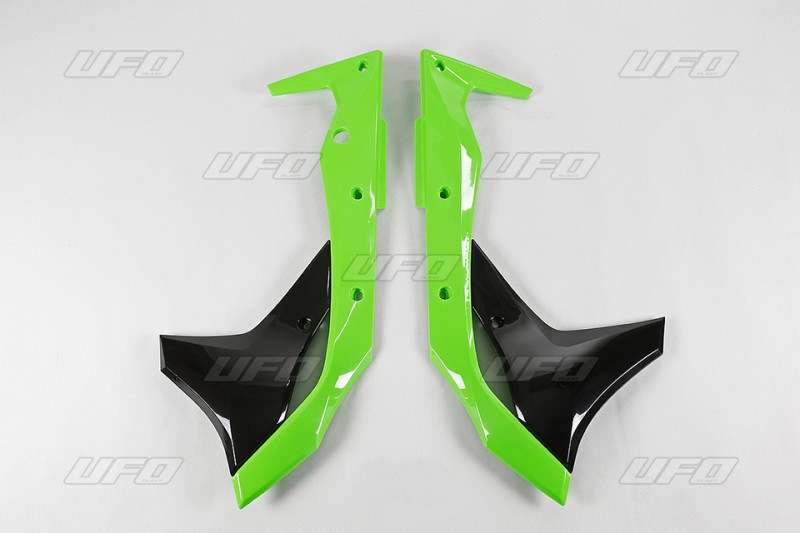 UFO OSŁONY CHŁODNICY KAWASAKI KXF 250 '17-'20 KOLOR OEM '17-'18 I '20 (ZIELONY/CZARNY)