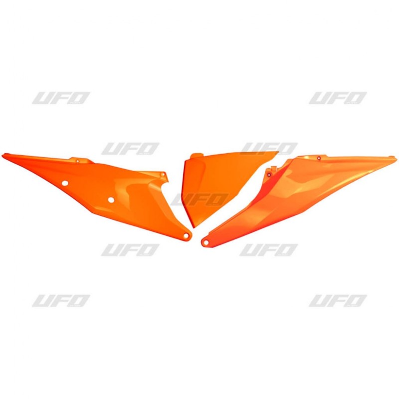 UFO BOCZKI TYLNE KTM SX/SXF(SX-F) 125/150/250/350/450 '19-'22, EXC 125 '20-'21, EXC/EXCF(EXC-F) 150/250/300/350/450/500 TPI '20-2023 Z POKRYWĄ FILTRA POWIETRZA KOLOR POMARAŃCZOWY FLUO