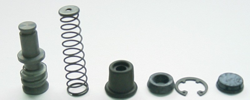 TOURMAX ZESTAW NAPRAWCZY POMPY HAMULCOWEJ PRZÓD HONDA CB/CBR/CBX/CX/GL/VF/VT750C 84-87, VT1100C 85-86 (MADE IN JAPAN) (1)