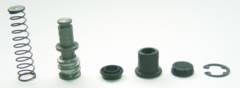 TOURMAX ZESTAW NAPRAWCZY POMPY HAMULCOWEJ PRZÓD SUZUKI GSX/GSXR/GSF/DL (MADE IN JAPAN) (1)