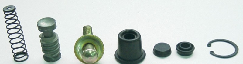 TOURMAX ZESTAW NAPRAWCZY POMPY HAMULCOWEJ TYŁ YAMAHA FZ/FJ (MADE IN JAPAN) (1)