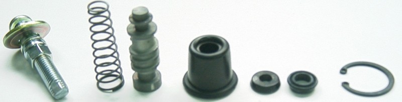 TOURMAX ZESTAW NAPRAWCZY POMPY HAMULCOWEJ TYŁ YAMAHA V-MAX, DT 125R, MT-03, XT/XTZ 660 (MADE IN JAPAN) (1)