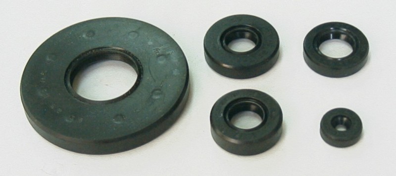 TOURMAX KOMPLET (ZESTAW) USZCZELNIACZY SILNIKOWYCH HONDA VT 500C/E '83-'86 (MADE IN JAPAN) (1)