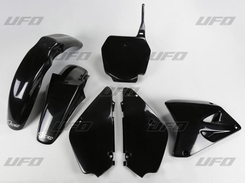 UFO KOMPLET PLASTIKÓW SUZUKI RM 85 '00-'24 KOLOR CZARNY (SU405E001)