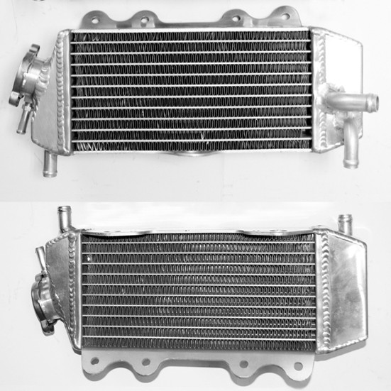 PSYCHIC CHŁODNICA YAMAHA YZF 250 '01-05, WRF 250 '01-06 WZMOCNIONA O ZWIĘKSZONEJ POJEMNOŚCI PRAWA (SZT.) (Z KORKIEM) (1)