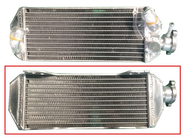 PSYCHIC CHŁODNICA SUZUKI DRZ 400S/SM '00-17 WZMOCNIONA O STANDARDOWEJ POJEMNOŚCI PRAWA (SZT.) (Z KORKIEM) (1)