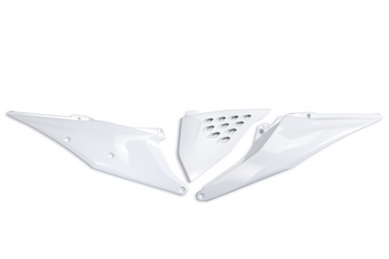 UFO BOCZKI TYLNE KTM SX/SXF(SX-F) 125/150/250/350/450 '19-'22, EXC 125 '20-'21, EXC/EXCF(EXC-F) 150/250/300/350/450/500 TPI '20-2023 Z POKRYWĄ FILTRA POWIETRZA I OTWORAMI WENTYLACYJNYMI KOLOR BIAŁY 20-21