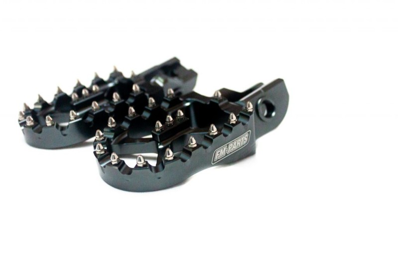 FM-PARTS PODNÓŻKI KTM / HUSQVARNA '17-'23 KOLOR SREBRNY (1)