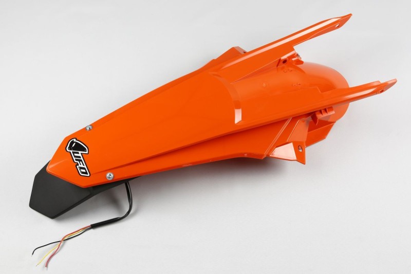 UFO BŁOTNIK TYŁ KTM EXC 125/150/250/300 TPI, EXC-F 250/350/450/500 '17-19, KOLOR POMARAŃCZOWY ( ENDURO Z LAMPKĄ LED )