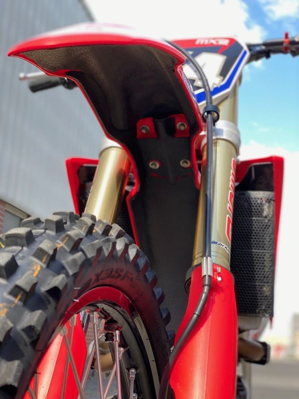 TWIN AIR OKLEINA PRZECIWBŁOTNA HONDA CRF 250 R '18-21', CRF 450 R '17-20' (MUD DEFLECTOR FOAM) (1)