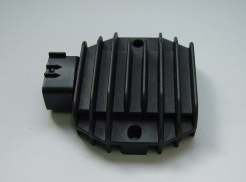 Tourmax Regulator napięcia Yamaha XT250 13-18 YFM125-660 99-13 Suzuki LT-A400 LT-F400 LT-Z400 LT-R450 RMX450