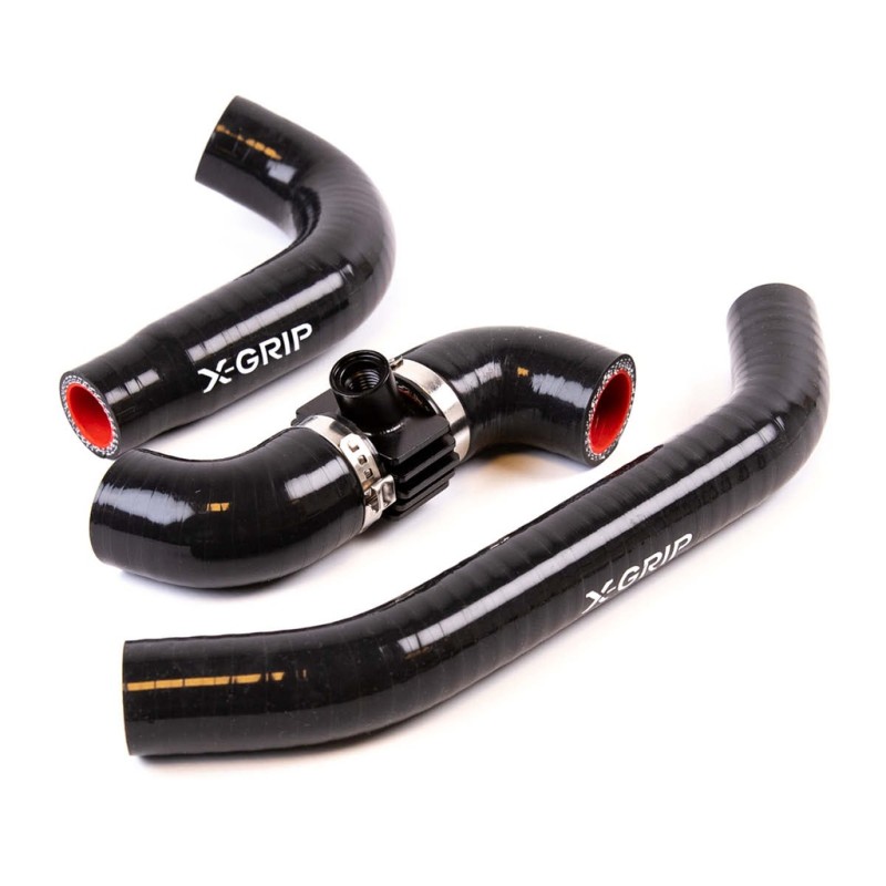 X-GRIP Silikonowe przewody chłodnicy – KTM EXC TBI, XC-W TBI 250-300 2024-, SX, XC 2023-, Husqvarna TE 2024-, TC, TX 250-300 2023-, GasGas EC, MC, EX 250-300 2024-, kolor czarny (1)