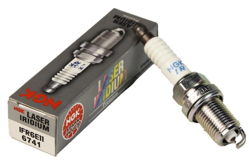 NGK ŚWIECA ZAPŁONOWA IFR6E-11 (NR 6741) HONDA VTX1800 '01-'06 (SC46A) (1)