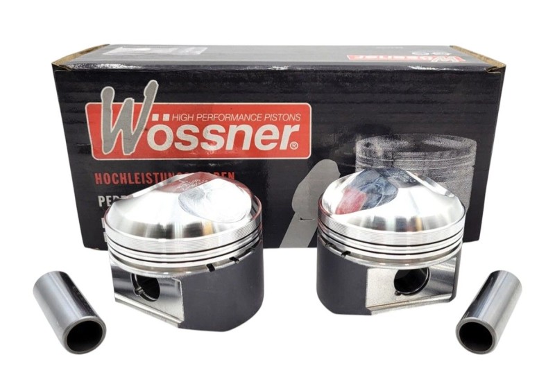 WOSSNER KOMPLET TŁOKÓW HARLEY DAVIDSON XR 750 '97-'15 (12.5:1) TRZY PIERŚCIENIE (1)