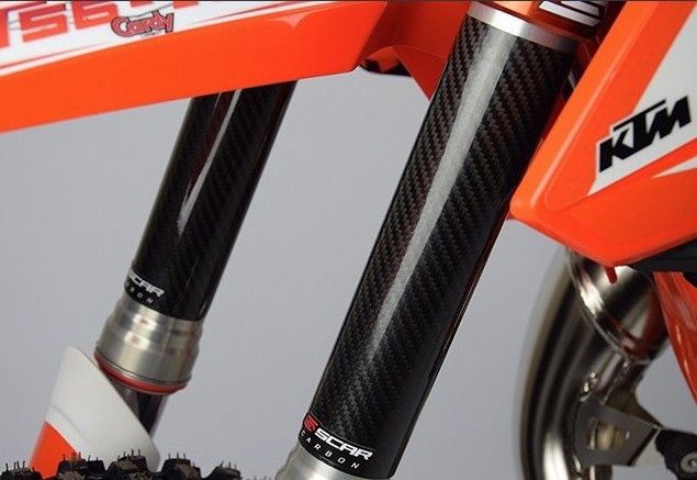 SCAR RACING SAMOPRZYLEPNE OSŁONY GOLENI LAG TELESKOPÓW CARBON WYMIARY 220X45MM (MAŁE MOTOCYKLE) (1)