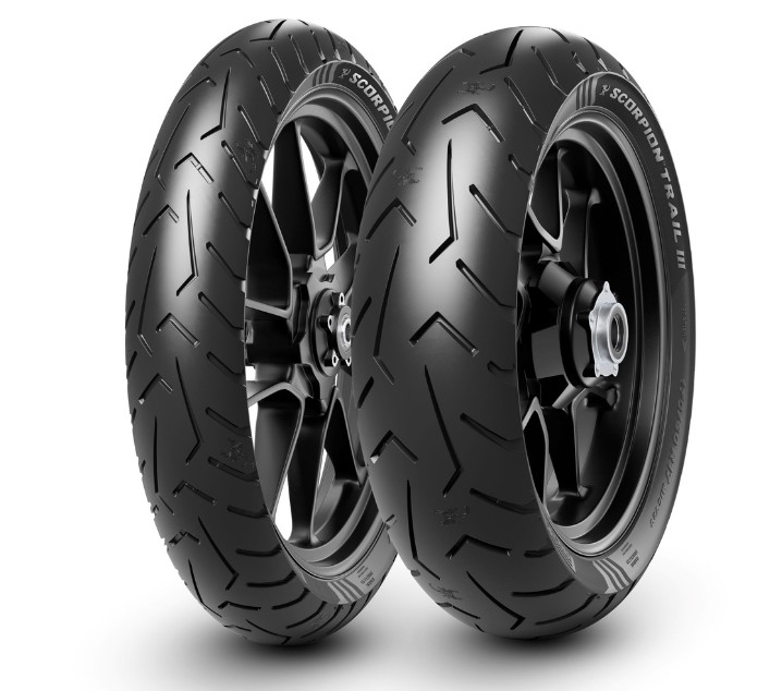 PIRELLI KOMPLET OPON (4255000/24) 110/80R19 SCORPION TRAIL III 59V TL M/C PRZÓD DOT 2024 + (4255600/24) 140/80R17 SCORPION TRAIL III 69V TL M/C TYŁ DOT 2024 + KUBEK NA KAWĘ (1)