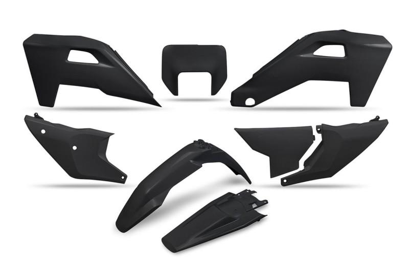 UFO 2025/11 KOMPLET PLASTIKÓW HUSQVARNA FE 250 / 350 / 450 / 501 '25-'26, TE 250 / 300 HERITAGE '25-'26 KOLOR CZARNY (1)