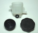 mini: TOURMAX ZBIORNICZEK PŁYNU HAMULCOWEGO Z POKRYWĄ I USZCZELKĄ PRZÓD YAMAHA YZF-R6 '03-04 (MADE IN JAPAN) (1)