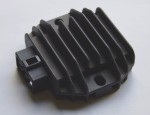 mini: TOURMAX REGULATOR NAPIĘCIA YAMAHA XC 125 VITY '09-'14, YBR 125 '07-'14, YP 250 MAJESTY '96-'00, XJ 600 DIVERSION '96-'02 (OEM:4HM-81960-01) (MADE IN JAPAN) (1)