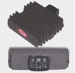 mini: TOURMAX REGULATOR NAPIĘCIA SUZUKI UH 125 BURGMAN '14, UH 200 BURGMAN '14-'19, DL 1000 V-STROM '02-'06, GSX 1400 '02-'07 (OEM:32800-42F00) (MADE IN JAPAN) (1)