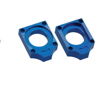ACCEL NAPINACZ TYLNEJ OŚKI YAMAHA YZF 250/450 '10'14 KOLOR NIEBIESKI (KPL.2 SZT)