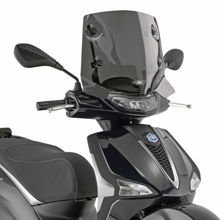 Obrazek dla: KAPPA 2026/04 SZYBA PIAGGIO LIBERTY 50 / 125 / 150 '25'26 (26 X 41,5CM) PRZYCIEMNIANA  POTRZEBNE MOCOWANIE A5623AK